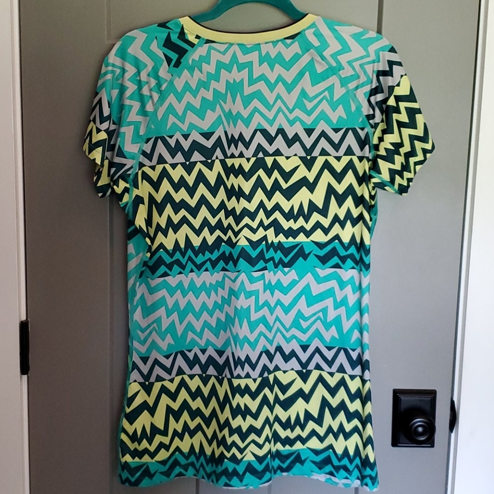 Nike brand Pro workout top size XL - Picture 3 of 4